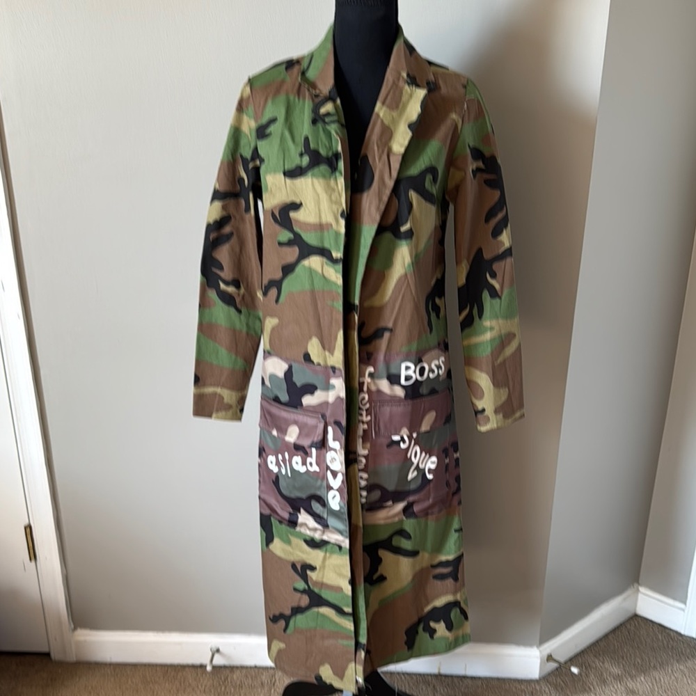 NWOT Camouflage Long Coat with Graphic Details - Picture 3 of 8